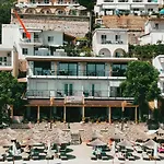 Sunset Boulevard 3* צ'פרו